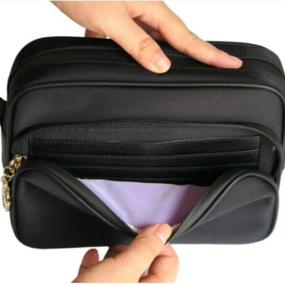 Arden Cove Crissy Full Crossbody with Classic Clasps Strap, Color Black and Gold - Picture 10 of 12